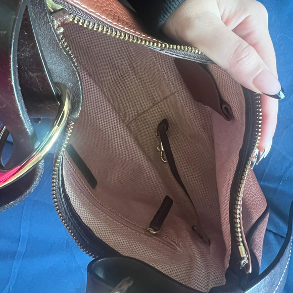 Dooney & Bourke | Brown Leather Shoulder Bag - Picture 4 of 8